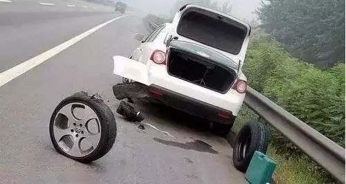 汽车打压多少爆胎