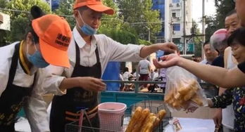 90后医生下班开宝马摆小吃摊6年