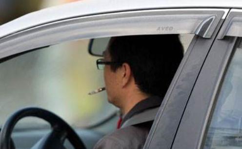 换汽车驾驶座窗子多少钱(换汽车驾驶座窗子的费用分析)