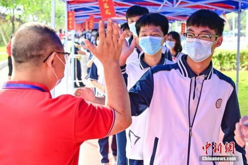 北京第1个走出考场考生:有点难(北京第一个走出考场考生，挑战难度，展现勇气与毅力)