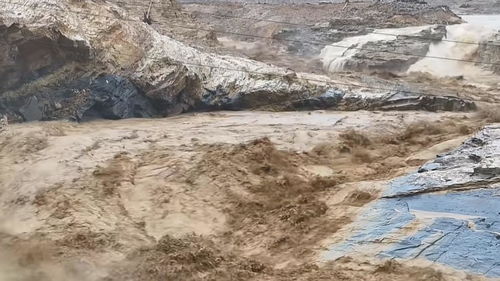 砸穿美民宅陨石携带外星生命催化剂