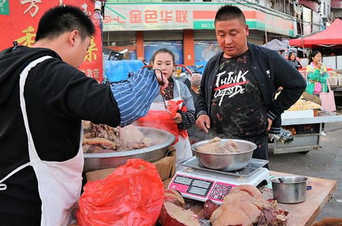 向排队顾客派发香烟槟榔 糖水铺道歉
